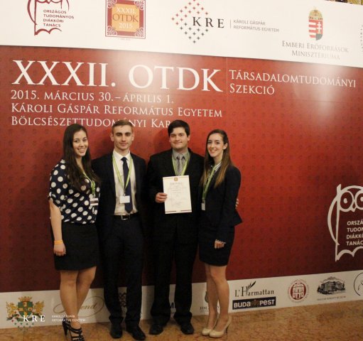 OTDK fal előtt készült képek